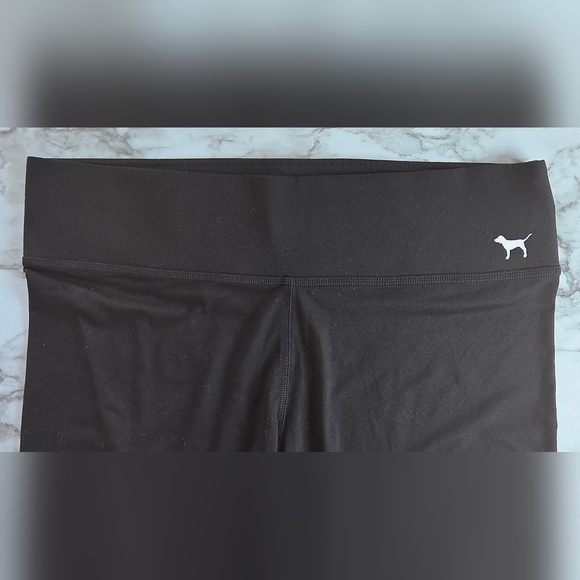 Pink Victoria's Secret Black Cropped Yoga Leggings - Picture 2 of 7